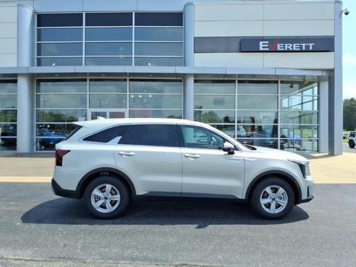 Ivory Silver 2026 Kia Sorento LX