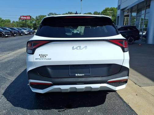 Glacial White Pearl 2025 Kia Sportage EX