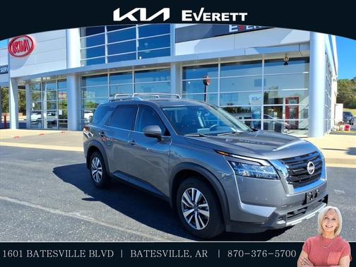 2024 Nissan Pathfinder SL