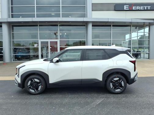 Snow White Pearl 2027 Kia Seltos LX