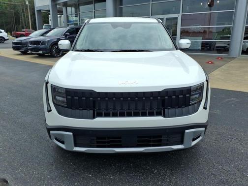 Snow White Pearl 2027 Kia Seltos LX