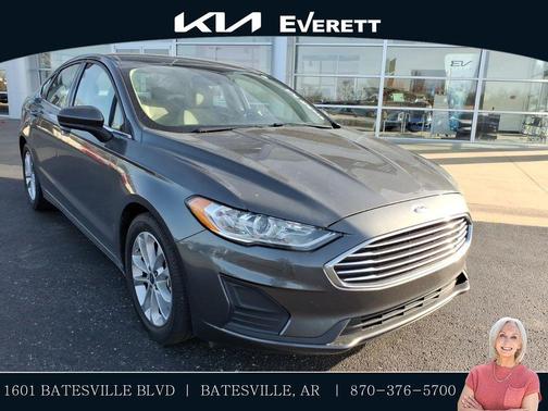 Magnetic 2020 Ford Fusion SE Sedan