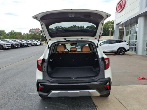 Snow White Pearl 2026 Kia Seltos EX