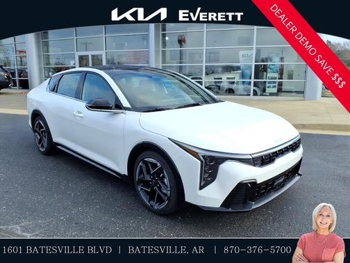 Snow White Pearl 2025 Kia K4 GT-Line Sedan