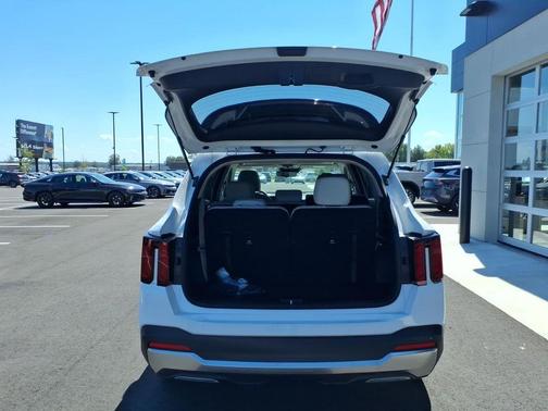 White Pearl 2026 Kia Sorento S
