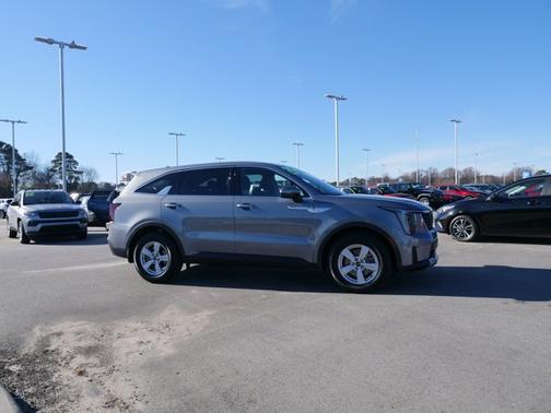 2025 Kia Sorento LX