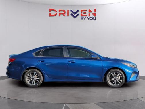 Deep Sea Blue 2022 Kia Forte LXS