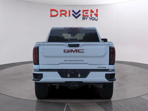 2024 GMC Sierra 2500 AT4