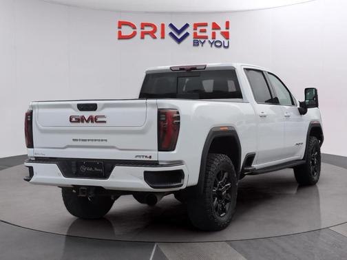 2024 GMC Sierra 2500 AT4
