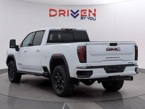 2024 GMC Sierra 2500 AT4