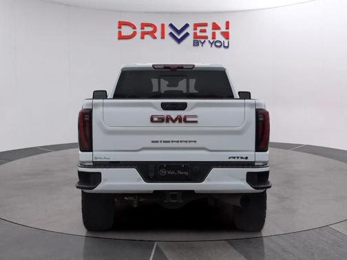 2024 GMC Sierra 2500 AT4