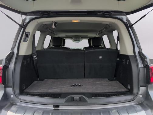 2021 INFINITI QX80 Luxe