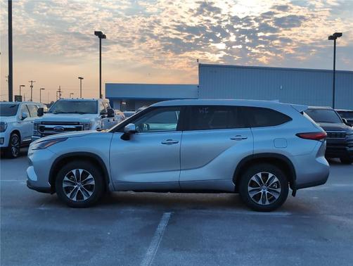 2023 Toyota Highlander XSE