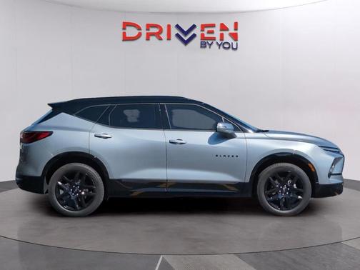 Sterling Gray Metallic 2024 Chevrolet Blazer RS