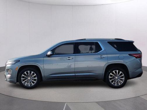 Sterling Gray Metallic 2023 Chevrolet Traverse Premier