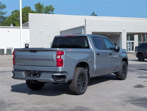 2025 Chevrolet Silverado 1500 Custom