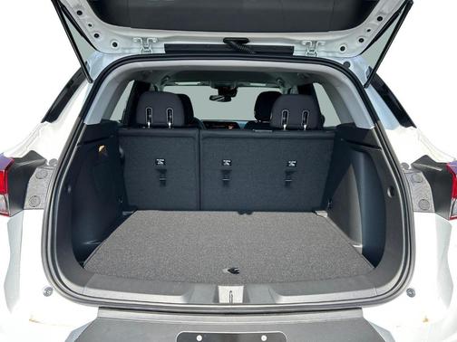 Summit White 2026 Chevrolet Trailblazer LT