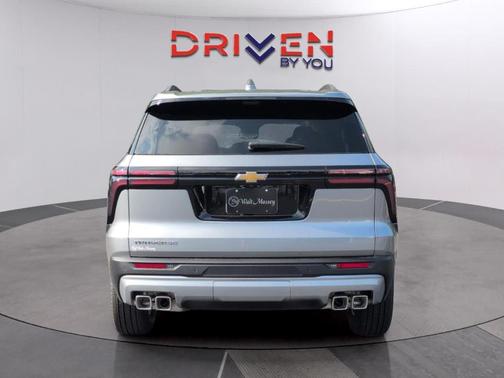 Sterling Gray Metallic 2026 Chevrolet Traverse LT