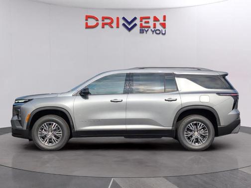 Sterling Gray Metallic 2026 Chevrolet Traverse LT