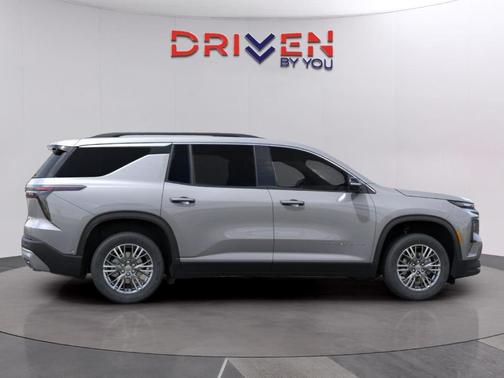 Sterling Gray Metallic 2026 Chevrolet Traverse LT
