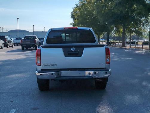 2021 Nissan Frontier SV
