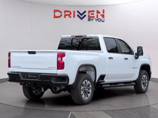 2026 Chevrolet Silverado 2500 Custom