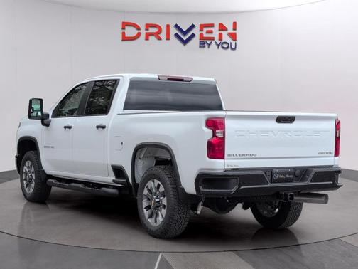 2026 Chevrolet Silverado 2500 Custom