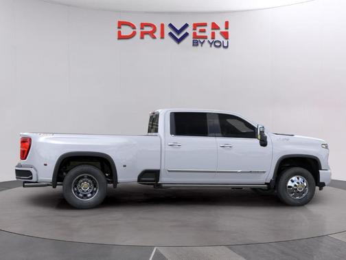 Polar White 2026 Chevrolet Silverado 3500 High Country