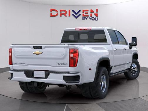 Polar White 2026 Chevrolet Silverado 3500 High Country