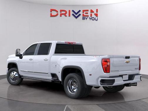 Polar White 2026 Chevrolet Silverado 3500 High Country