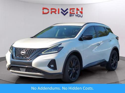 White 2023 Nissan Murano SV