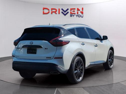 White 2023 Nissan Murano SV