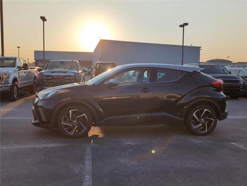 2021 Toyota C-HR LE