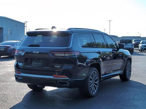 Diamond Black 2021 Jeep Grand Cherokee L Summit