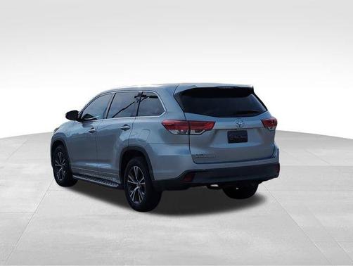 2017 Toyota Highlander LE
