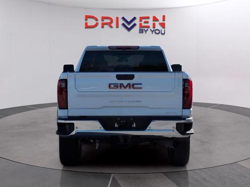 2026 GMC Sierra 2500 SLT