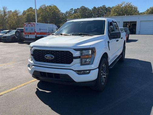 Oxford White 2023 Ford F-150 XLT