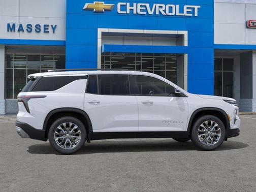 Summit White 2026 Chevrolet Traverse LT
