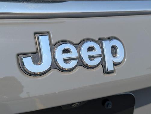 Sting Gray Clearcoat 2024 Jeep Compass Limited