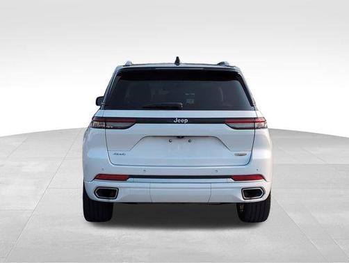 2022 Jeep Grand Cherokee Summit