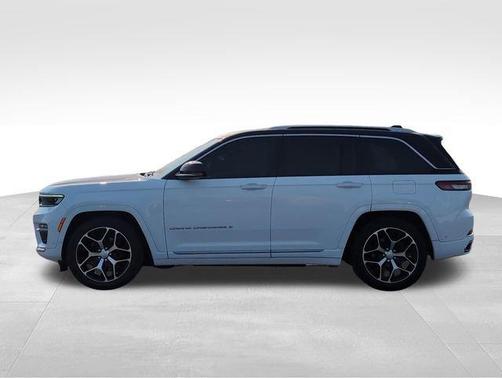 2022 Jeep Grand Cherokee Summit
