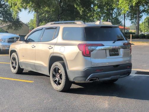 2022 GMC Acadia AT4