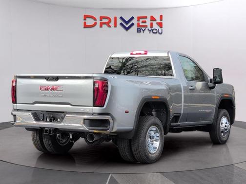 2026 GMC Sierra 3500 SLE