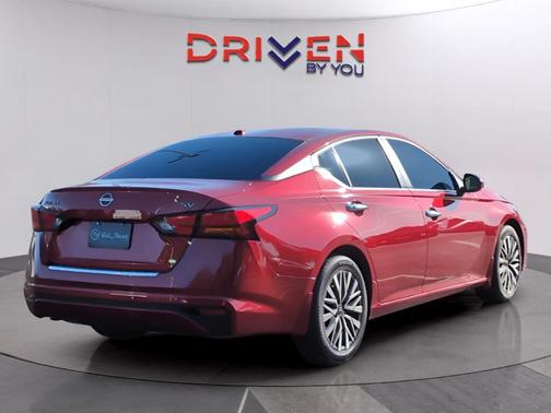 Scarlet Ember 2023 Nissan Altima 2.5 SV