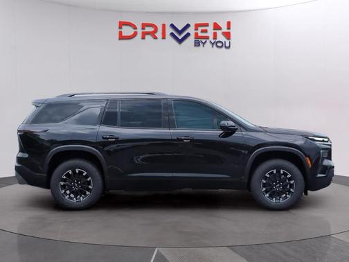 Mosaic Black Metallic 2026 Chevrolet Traverse Z71