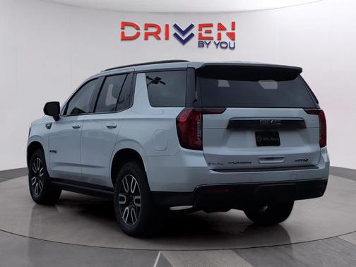 White Frost Tri-Coat 2023 GMC Yukon AT4