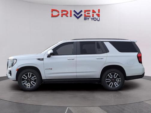 White Frost Tri-Coat 2023 GMC Yukon AT4