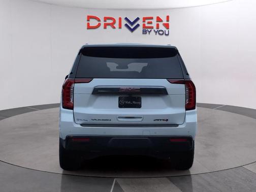 White Frost Tri-Coat 2023 GMC Yukon AT4