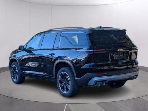 Mosaic Black Metallic 2027 Chevrolet Traverse LT