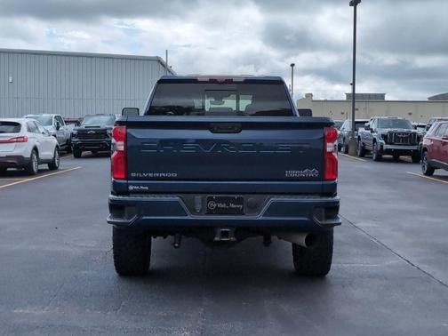Northsky Blue Metallic 2022 Chevrolet Silverado 2500 High Country